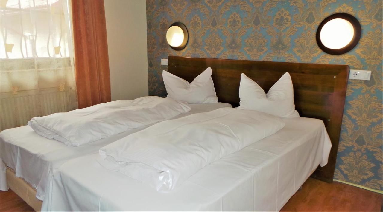 Отель Hotel Sonne Сибиу