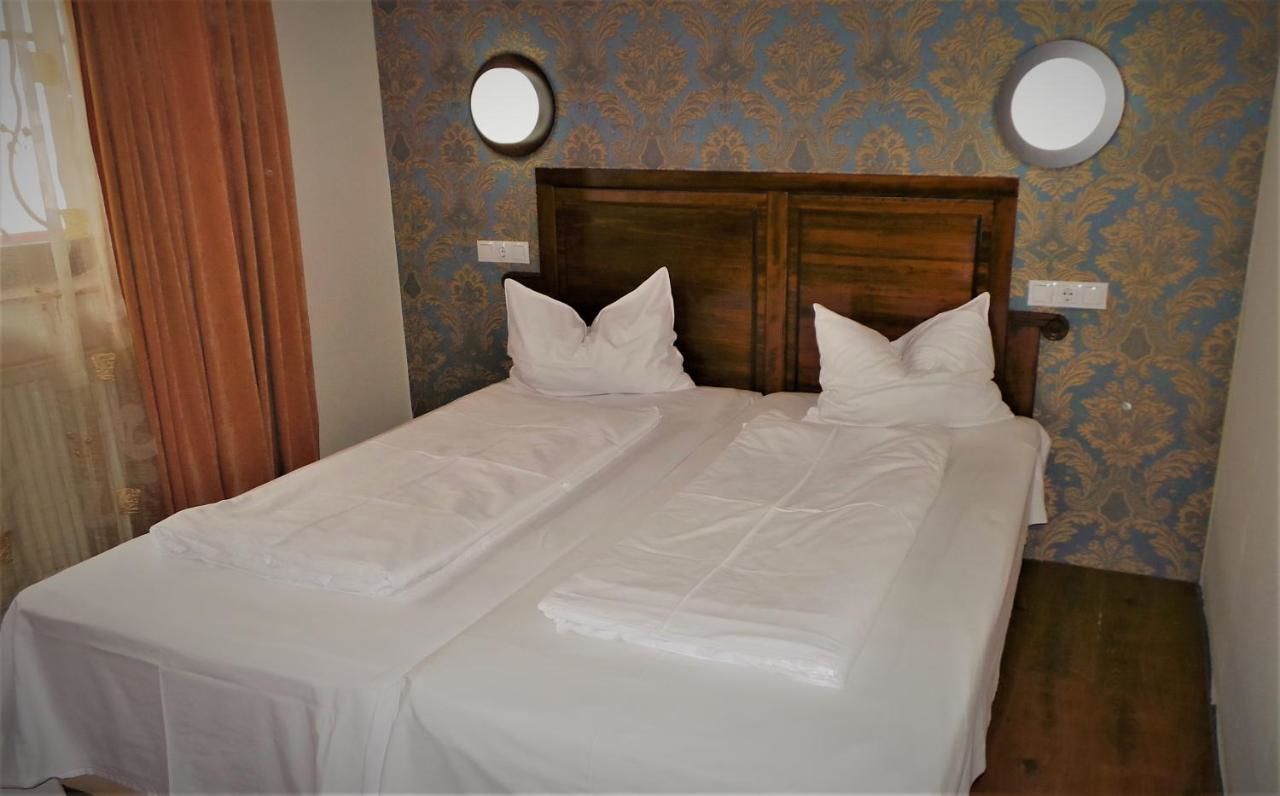 Отель Hotel Sonne Сибиу