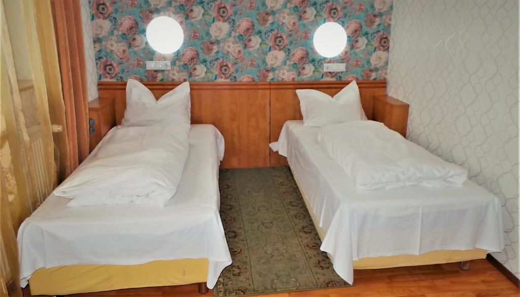 Отель Hotel Sonne Сибиу