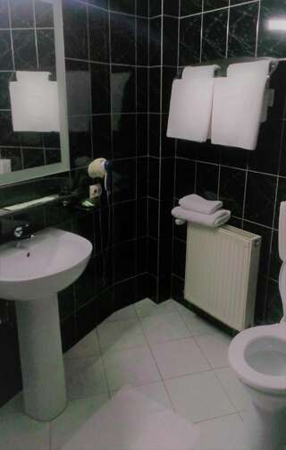 Отель Hotel Sonne Сибиу Трехместный номер-10