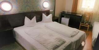 Отель Hotel Sonne Сибиу Трехместный номер-11